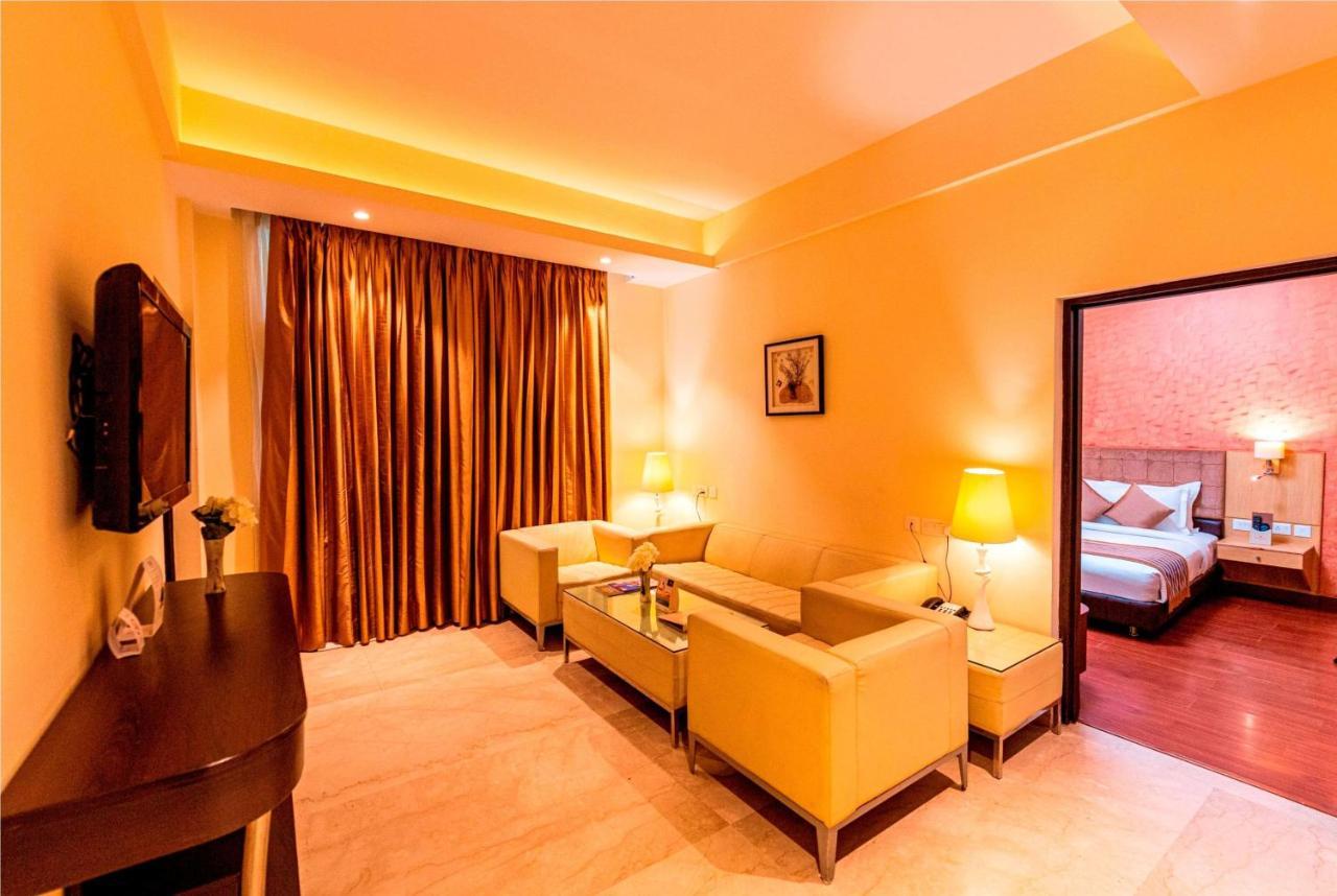 Hotel Ramada Neemrana Zewnętrze zdjęcie
