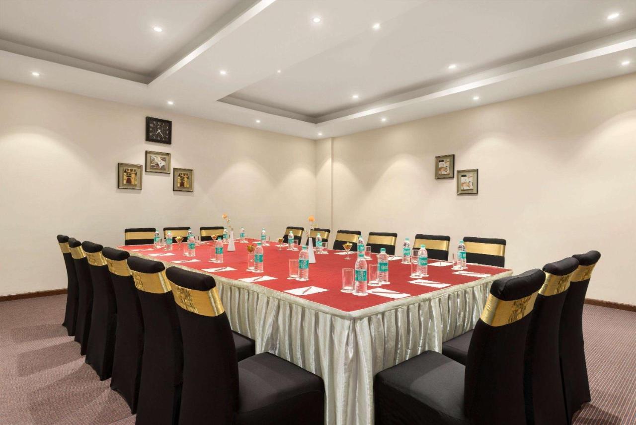 Hotel Ramada Neemrana Zewnętrze zdjęcie