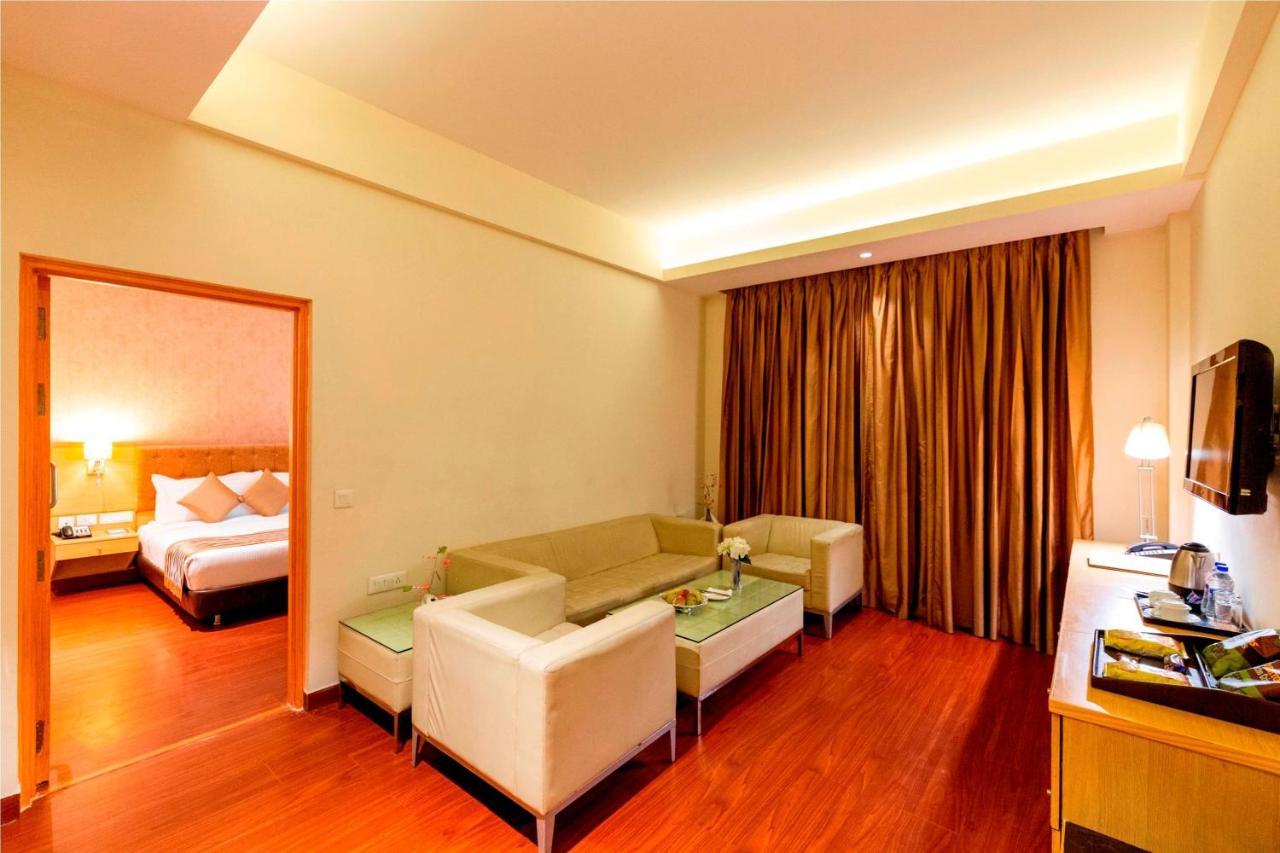 Hotel Ramada Neemrana Zewnętrze zdjęcie