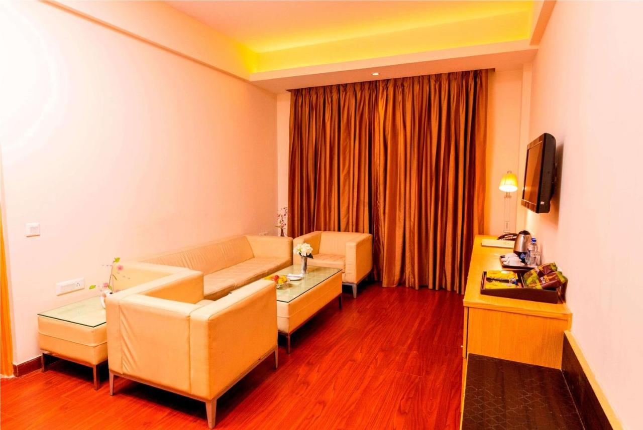 Hotel Ramada Neemrana Zewnętrze zdjęcie