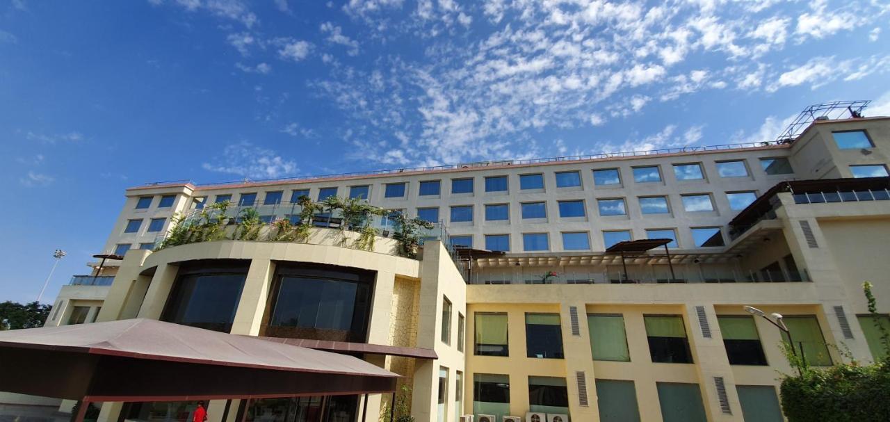 Hotel Ramada Neemrana Zewnętrze zdjęcie