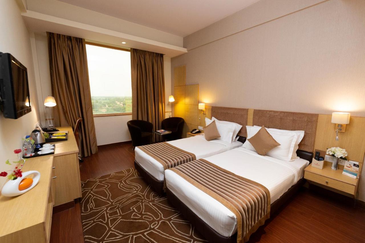 Hotel Ramada Neemrana Zewnętrze zdjęcie